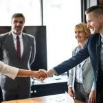 Cara Membangun Koneksi Bisnis yang BerhargaCara Membangun Koneksi Bisnis yang Berharga