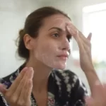 6 Rekomendasi Basic Skincare untuk Kulit Berjerawat