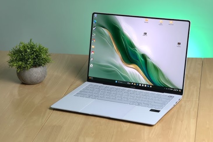 Honor MagicBook Art 14: Laptop Super Ringan dengan Layar OLED dan Kamera Modular Unik